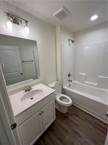 369 Carawan LN, Chesapeake, VA 23322