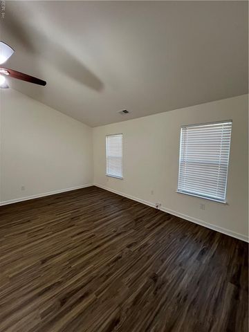 369 Carawan LN, Chesapeake, VA 23322