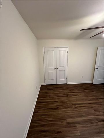 369 Carawan LN, Chesapeake, VA 23322