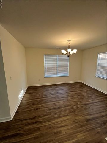 369 Carawan LN, Chesapeake, VA 23322