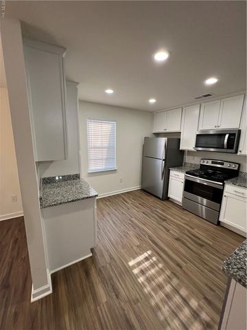 369 Carawan LN, Chesapeake, VA 23322