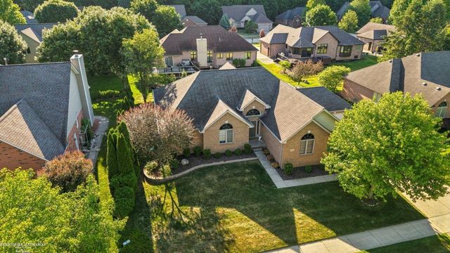 52688 Clinton Oak Lane, Shelby Twp, MI 48316
