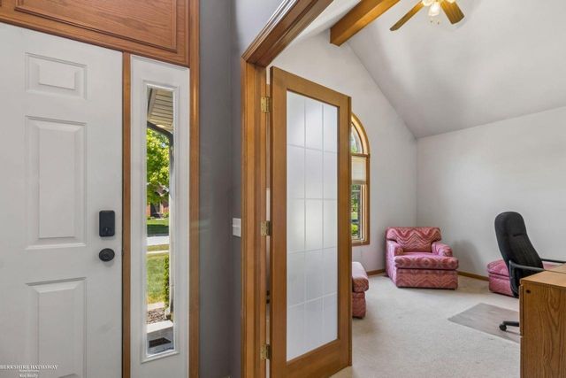 52688 Clinton Oak Lane, Shelby Twp, MI 48316
