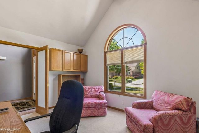 52688 Clinton Oak Lane, Shelby Twp, MI 48316