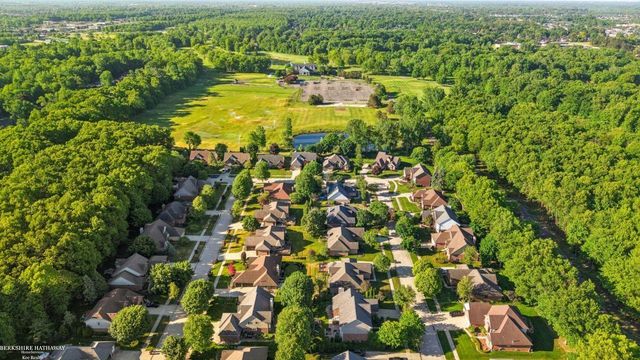 52688 Clinton Oak Lane, Shelby Twp, MI 48316