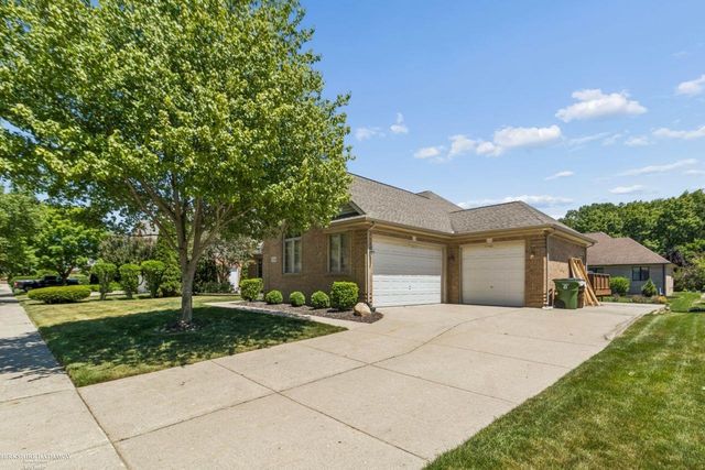 52688 Clinton Oak Lane, Shelby Twp, MI 48316