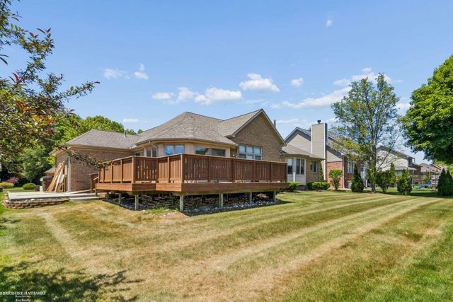 52688 Clinton Oak Lane, Shelby Twp, MI 48316