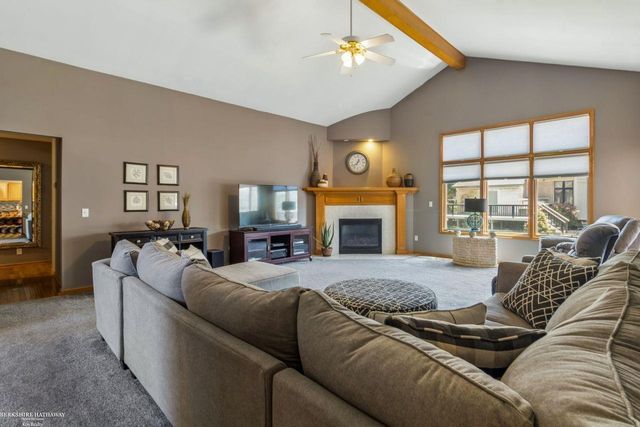 52688 Clinton Oak Lane, Shelby Twp, MI 48316