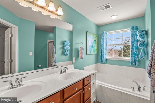 17355 RUSSETT FARM DR, Shrewsbury, PA 17361