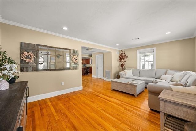 148 Chard St, Weymouth, MA 02189