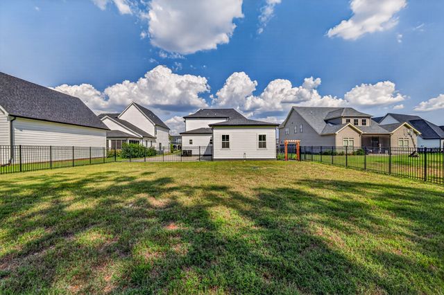 1506 Shalom St, Murfreesboro, TN 37128