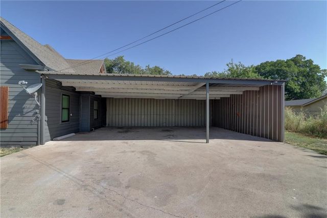 153 E Norway Street, Walnut Springs, TX 76690