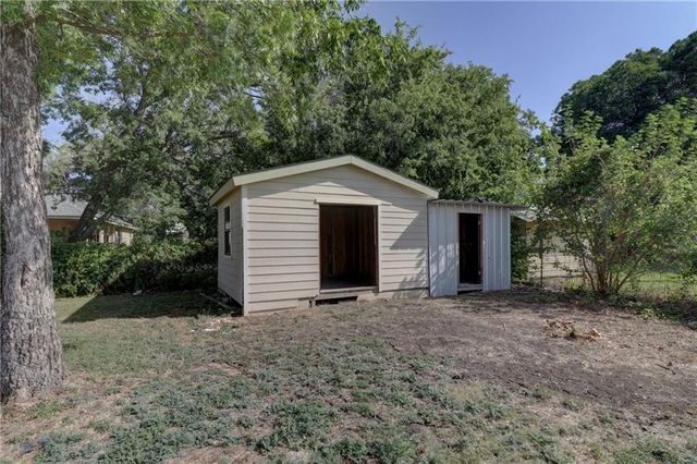 153 E Norway Street, Walnut Springs, TX 76690