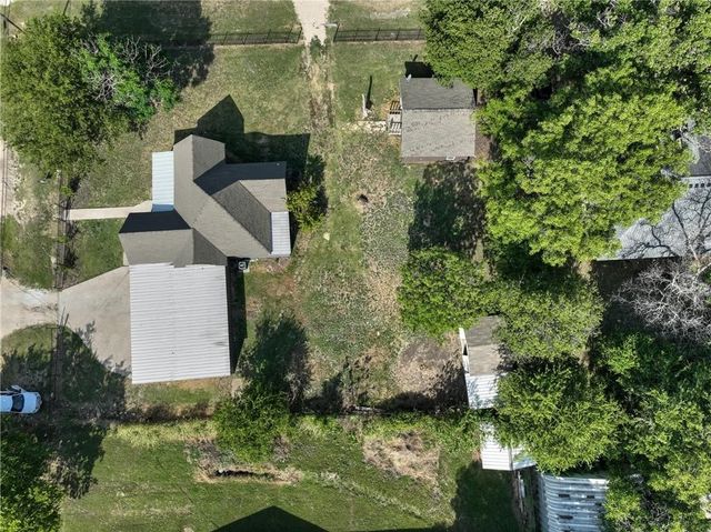 153 E Norway Street, Walnut Springs, TX 76690