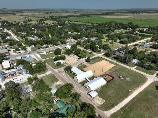 153 E Norway Street, Walnut Springs, TX 76690