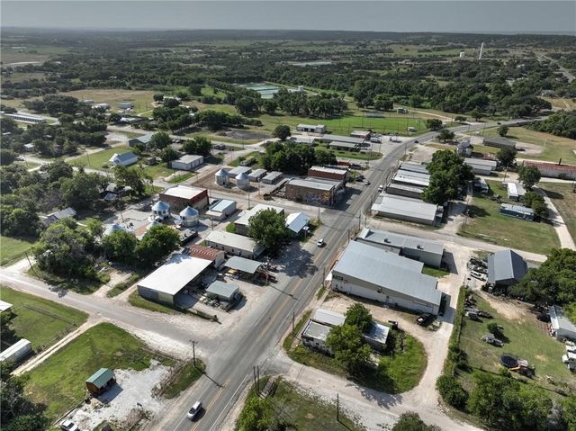 153 E Norway Street, Walnut Springs, TX 76690