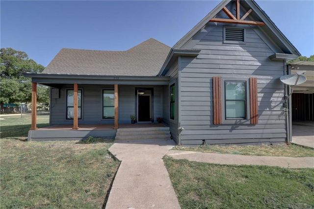 153 E Norway Street, Walnut Springs, TX 76690