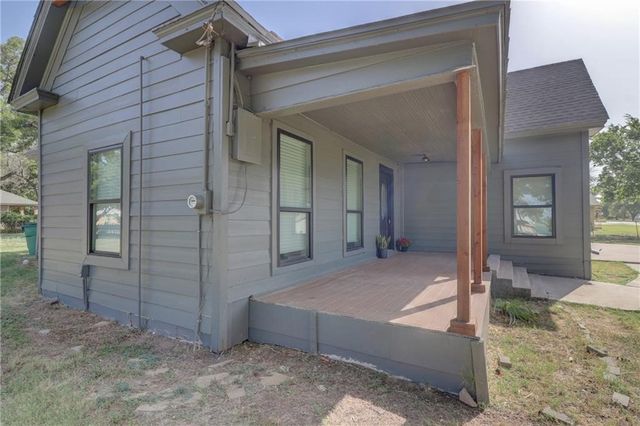 153 E Norway Street, Walnut Springs, TX 76690