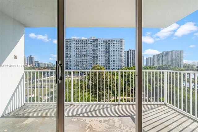 2801 NE 183rd Street 510W, Aventura, FL 33160
