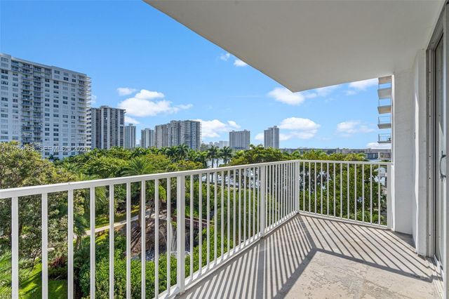 2801 NE 183rd Street 510W, Aventura, FL 33160