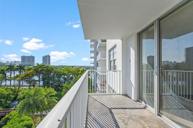 2801 NE 183rd Street 510W, Aventura, FL 33160
