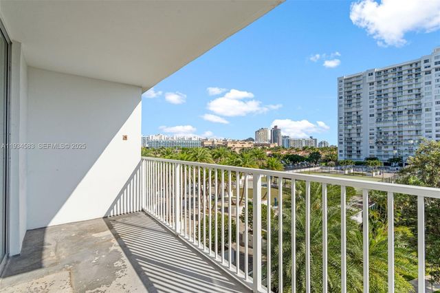 2801 NE 183rd Street 510W, Aventura, FL 33160