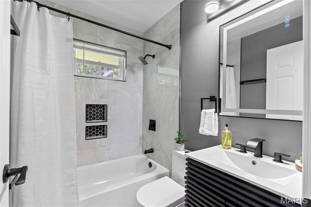 506 Dornoch Drive, St Louis, MO 63137