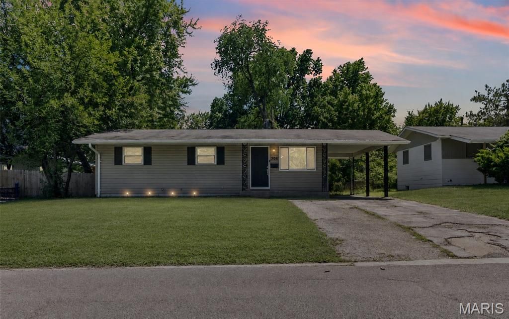 506 Dornoch Drive, St Louis, MO 63137