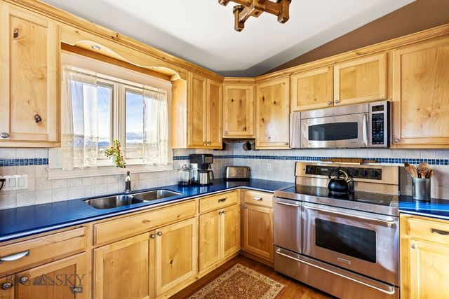 10 Windmill Lane, Wilsall, MT 59086