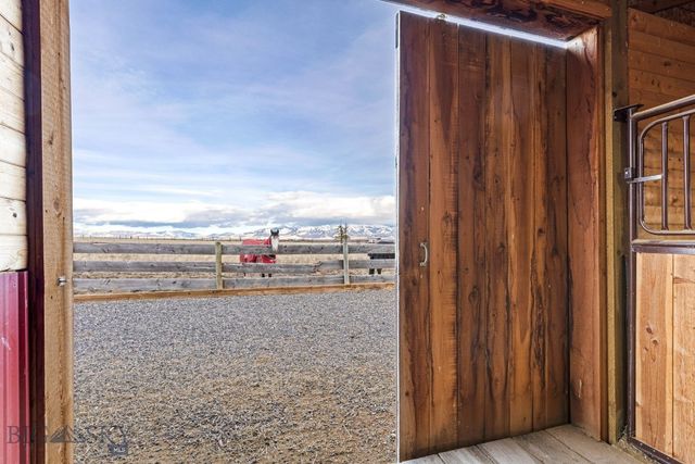 10 Windmill Lane, Wilsall, MT 59086