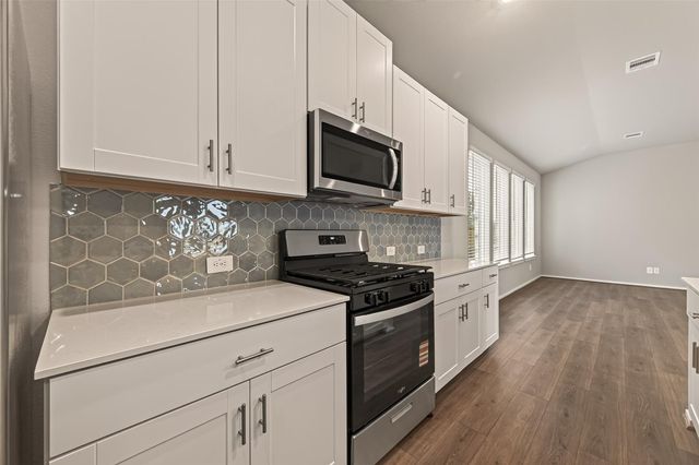 5105 Redbud Valley Dr, Pearland, TX 77584