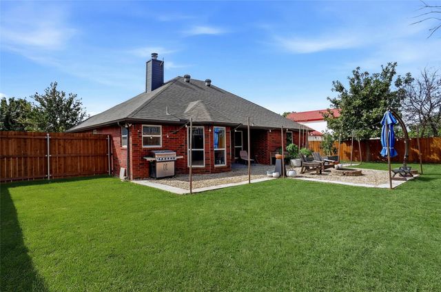 414 Madison Place, Ponder, TX 76259
