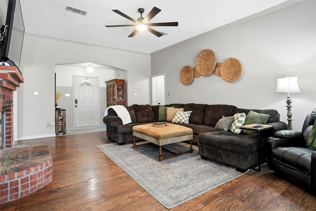 414 Madison Place, Ponder, TX 76259