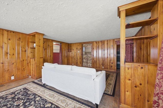 5518 Crooked Street, Galway, NY 12025