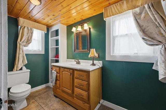 5518 Crooked Street, Galway, NY 12025