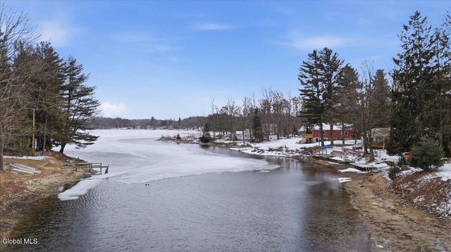 5518 Crooked Street, Galway, NY 12025