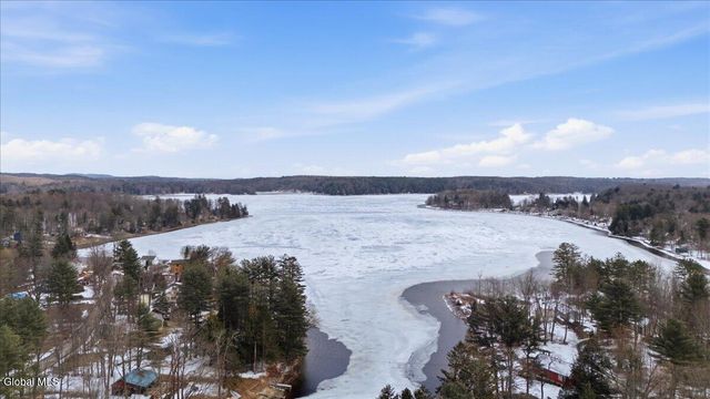 5518 Crooked Street, Galway, NY 12025