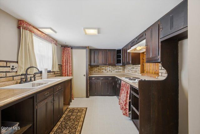 5518 Crooked Street, Galway, NY 12025