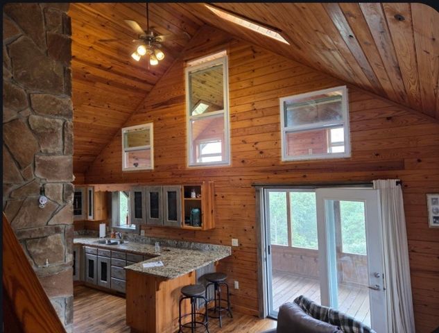 29 County Road 240, Eureka Springs, AR 72632