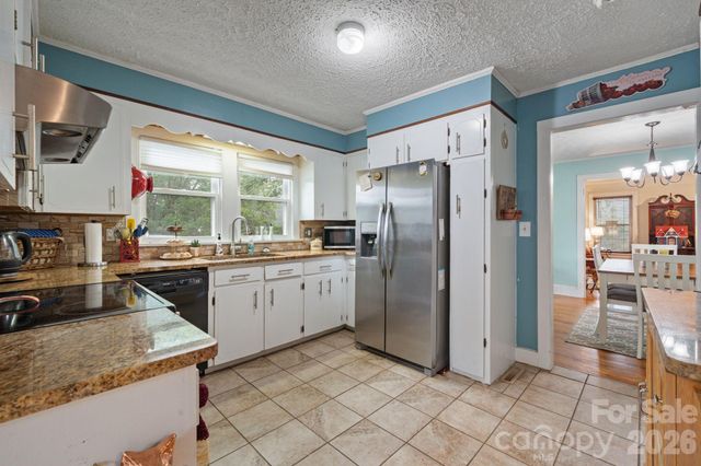 2409 US 70 Highway W, Morganton, NC 28655