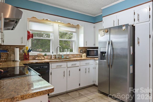 2409 US 70 Highway W, Morganton, NC 28655