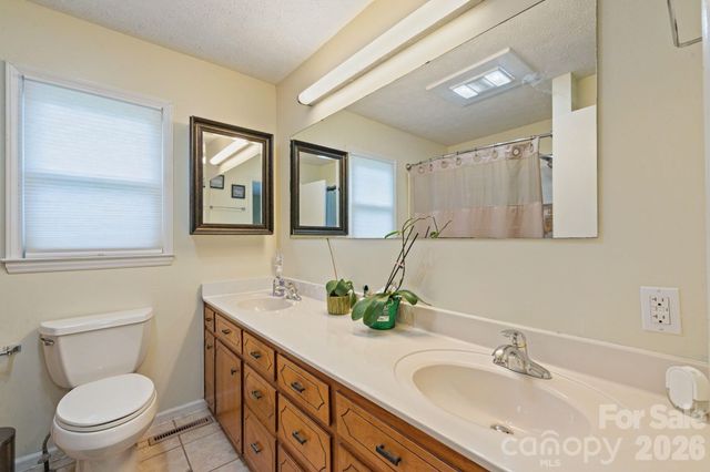 2409 US 70 Highway W, Morganton, NC 28655