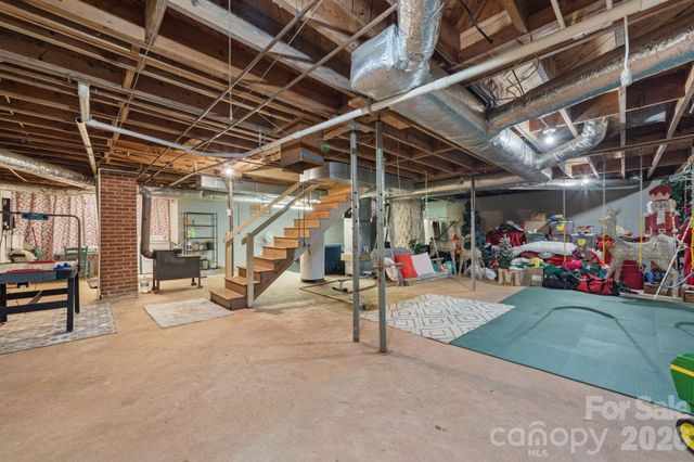 2409 US 70 Highway W, Morganton, NC 28655