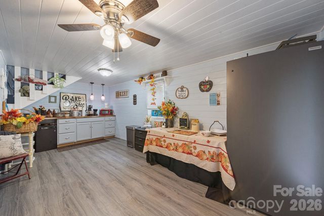 2409 US 70 Highway W, Morganton, NC 28655