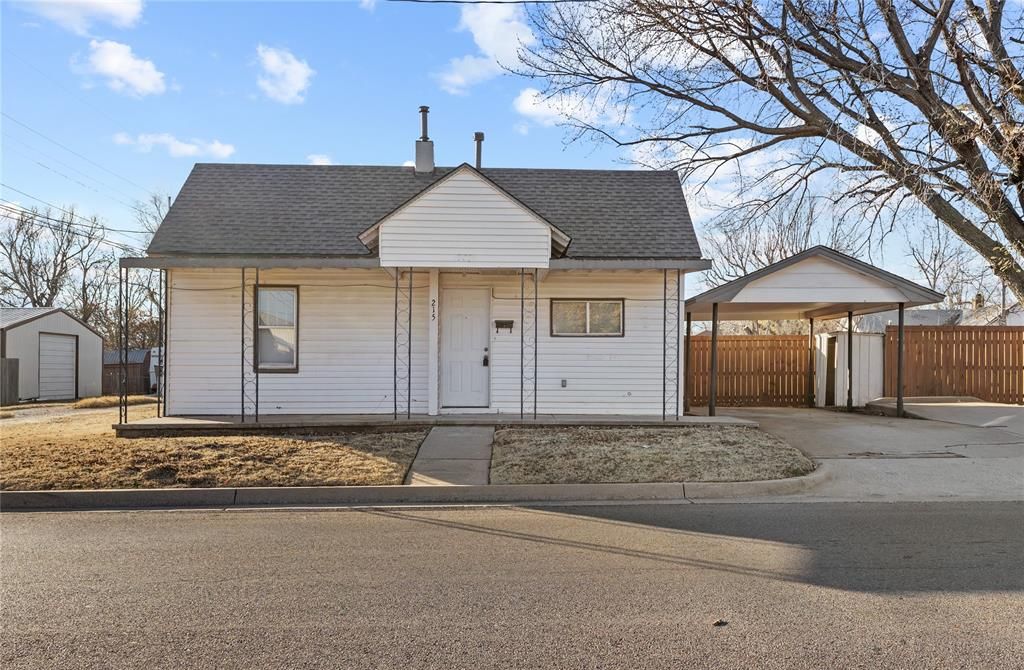 214 N 7th Street, Weatherford, OK 73096