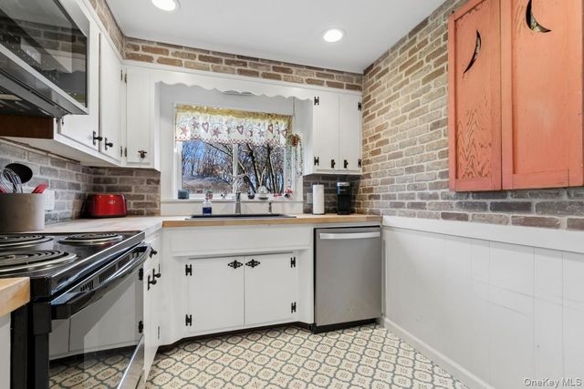 51 Lockitt Drive, Jamesport, NY 11901