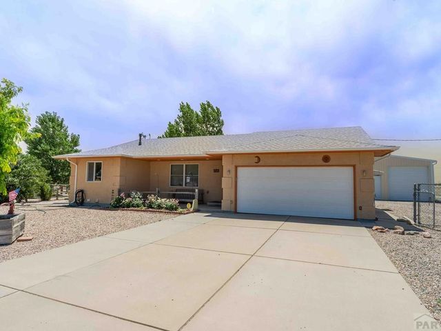 403 N Desert Cove Dr, Pueblo West, CO 81007