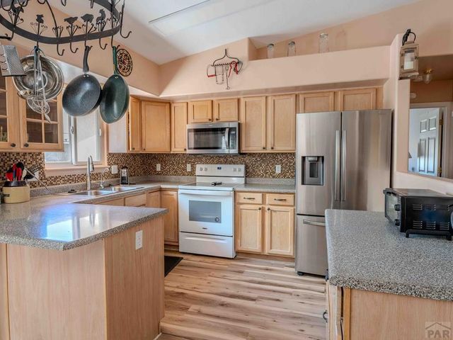 403 N Desert Cove Dr, Pueblo West, CO 81007