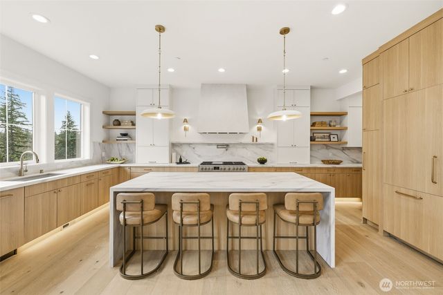 26030 NE 29th Place, Redmond, WA 98053