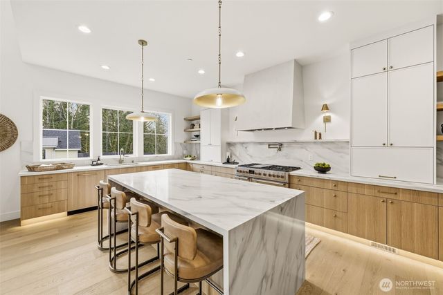 26030 NE 29th Place, Redmond, WA 98053